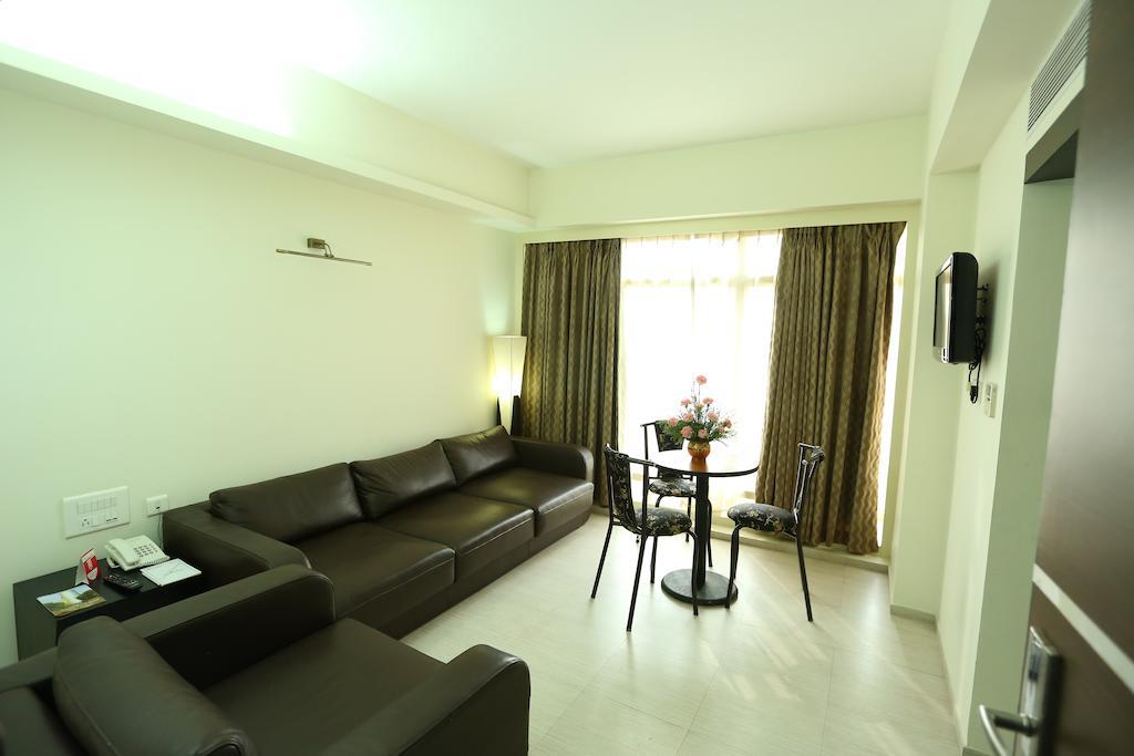 Pattom Royal Hotel Тривандрум Экстерьер фото