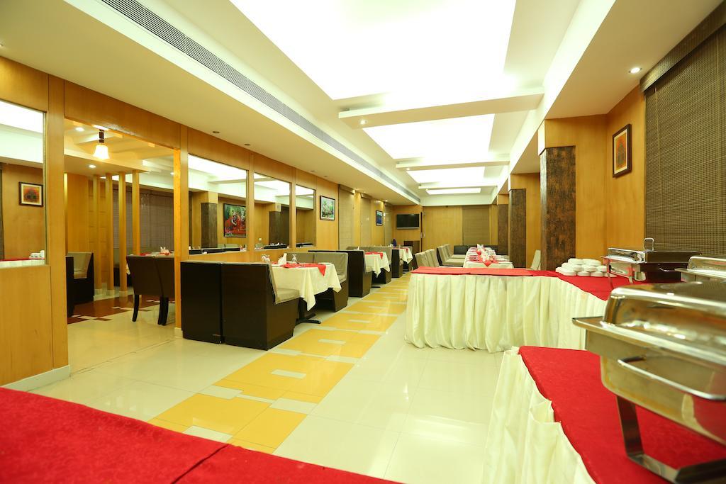 Pattom Royal Hotel Тривандрум Экстерьер фото
